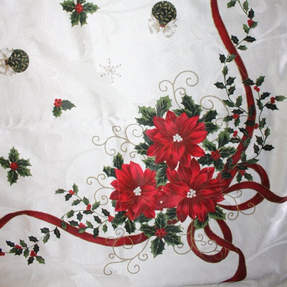 Vintage Poinsettia Holly Berries Holiday Fabric Rectangle Tablecloth 114" X 58" - Picture 4 of 10